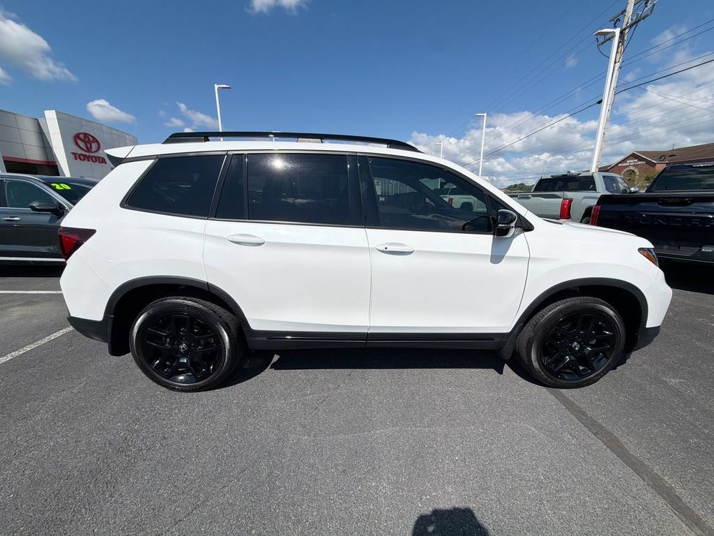 Used 2024 Honda Passport Black Edition image 9