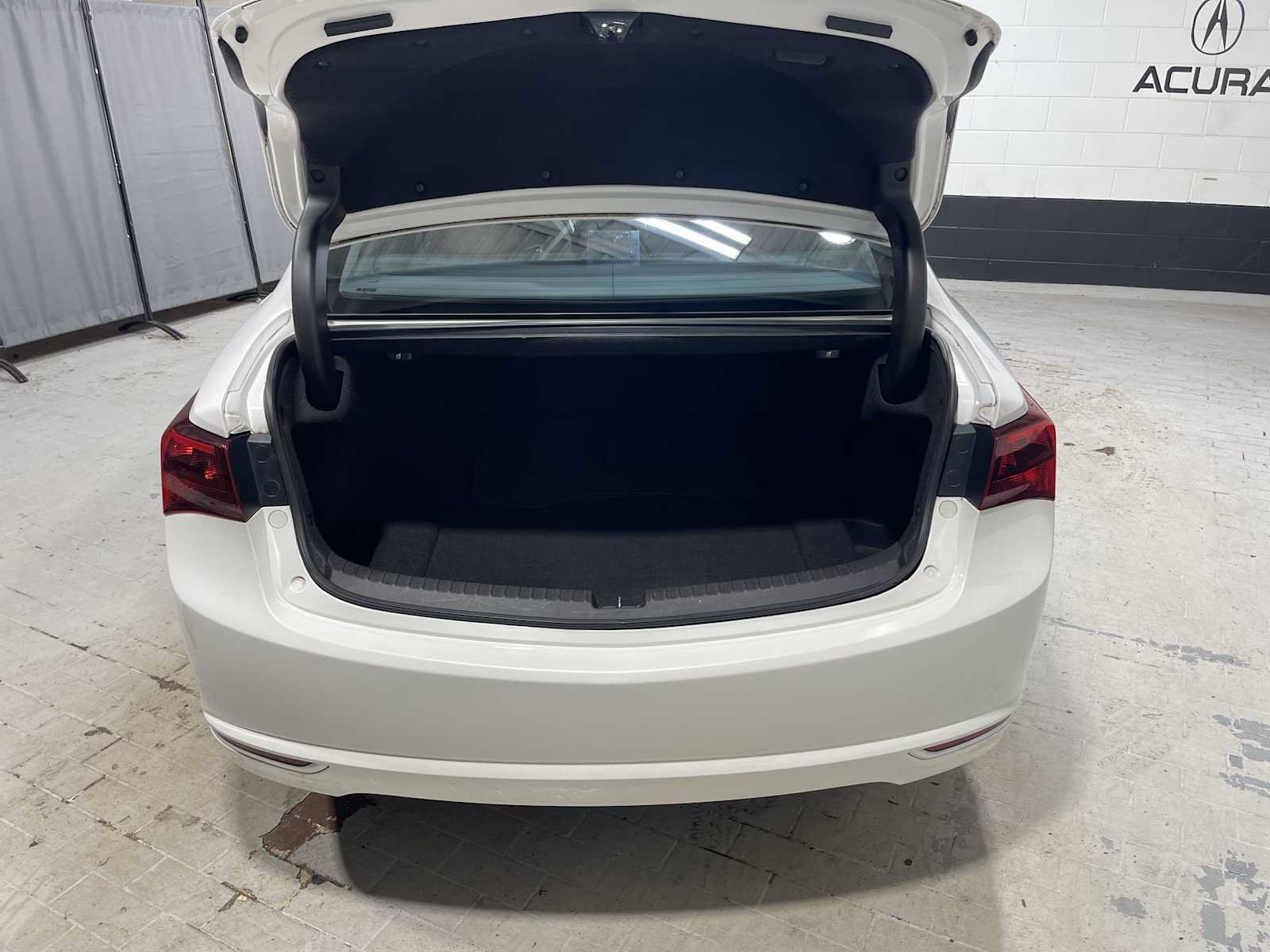 Used 2016 Acura TLX FWD image 19