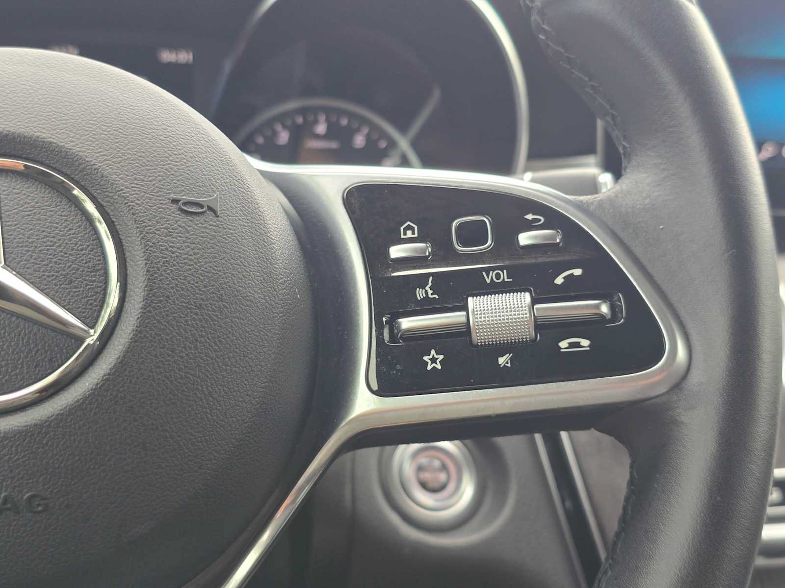 Used 2021 Mercedes-Benz GLC 300 4MATIC image 29