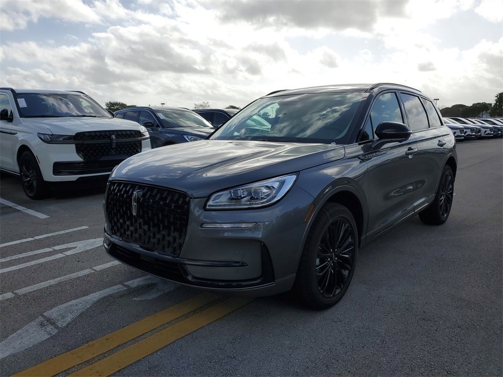 New 2026 Lincoln Corsair Reserve w/ Jet Appearance Package image 2