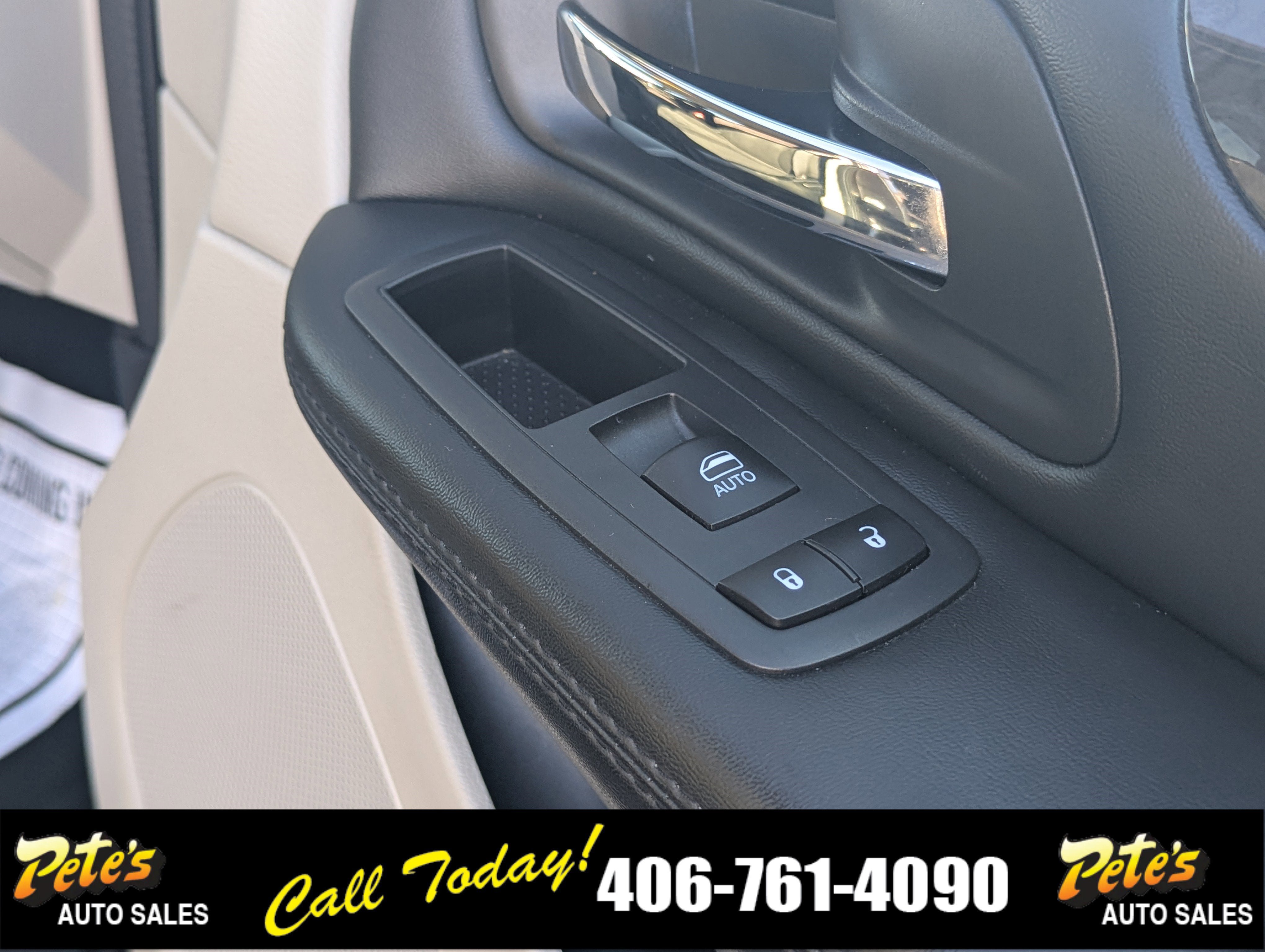 Used 2018 Dodge Grand Caravan SE w/ UConnect Hands-Free Group FWD image 15