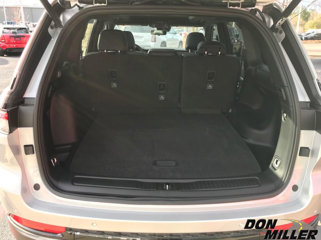 New 2025 Jeep Grand Cherokee Limited w/ Luxury Tech Group II image 32