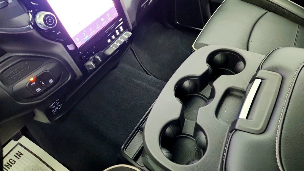 Used 2026 RAM 2500 Laramie AWD/4WD image 16