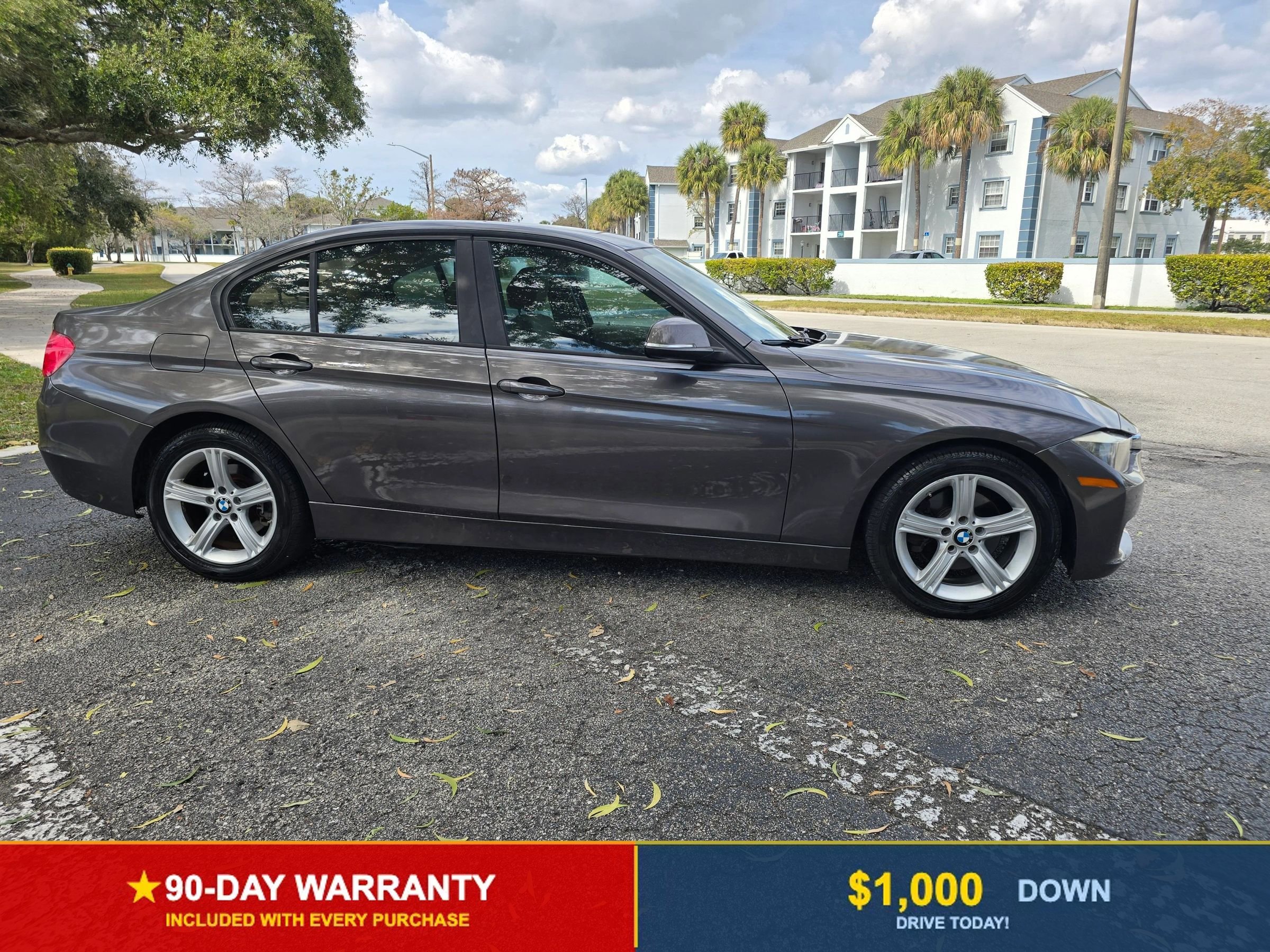 Used 2014 BMW 320i Sedan image 4