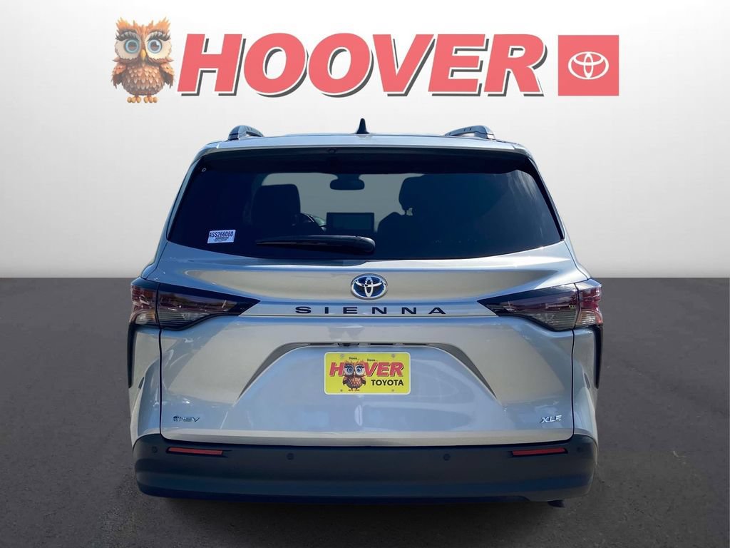 Used 2025 Toyota Sienna XLE w/ XLE Plus Package FWD image 9