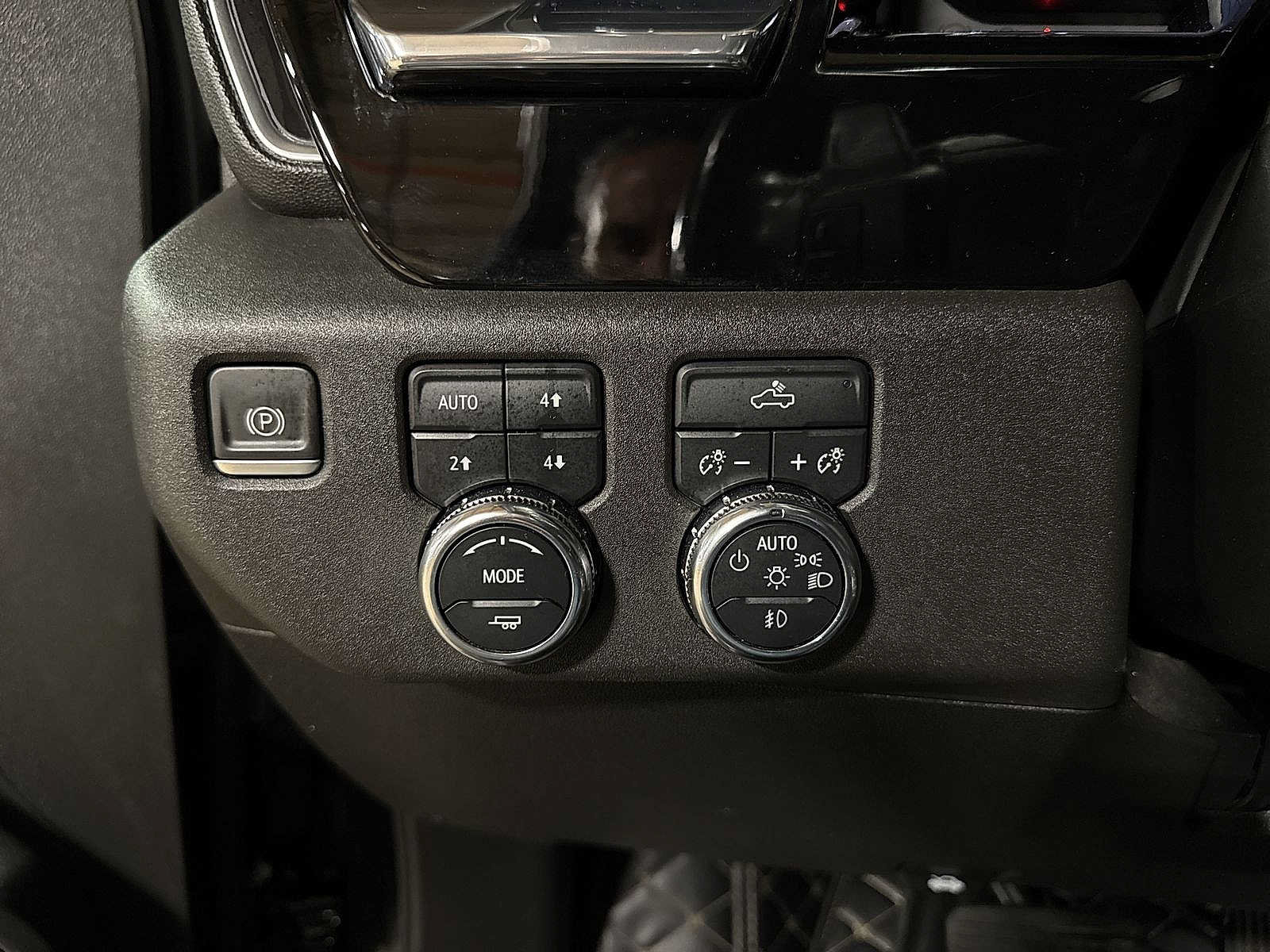 Used 2023 GMC Sierra 1500 Elevation w/ X31 Off-Road Package AWD/4WD image 31