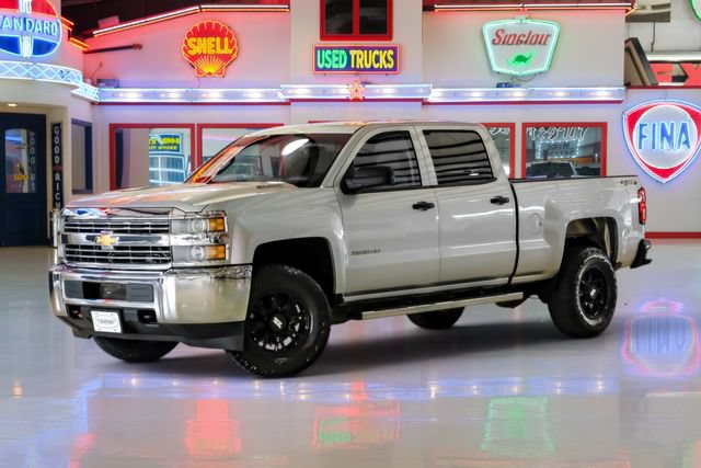 Used 2015 Chevrolet Silverado 2500 W/T w/ WT Convenience Package AWD/4WD image 2
