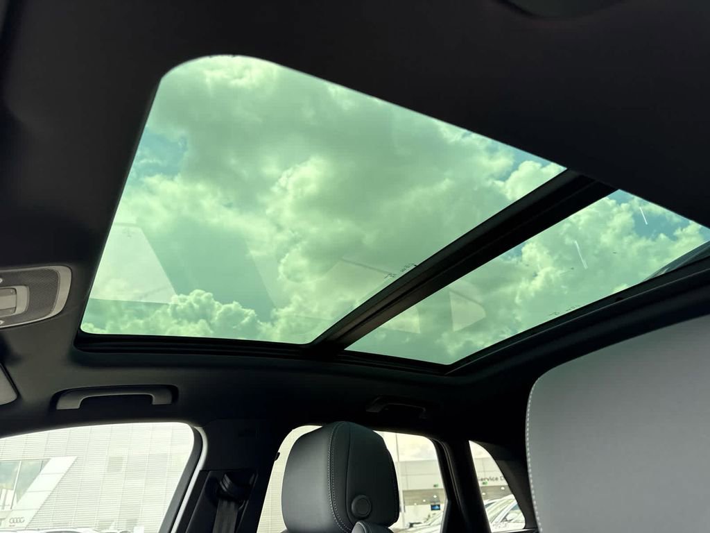 New 2025 Audi Q3 2.0T Premium image 30