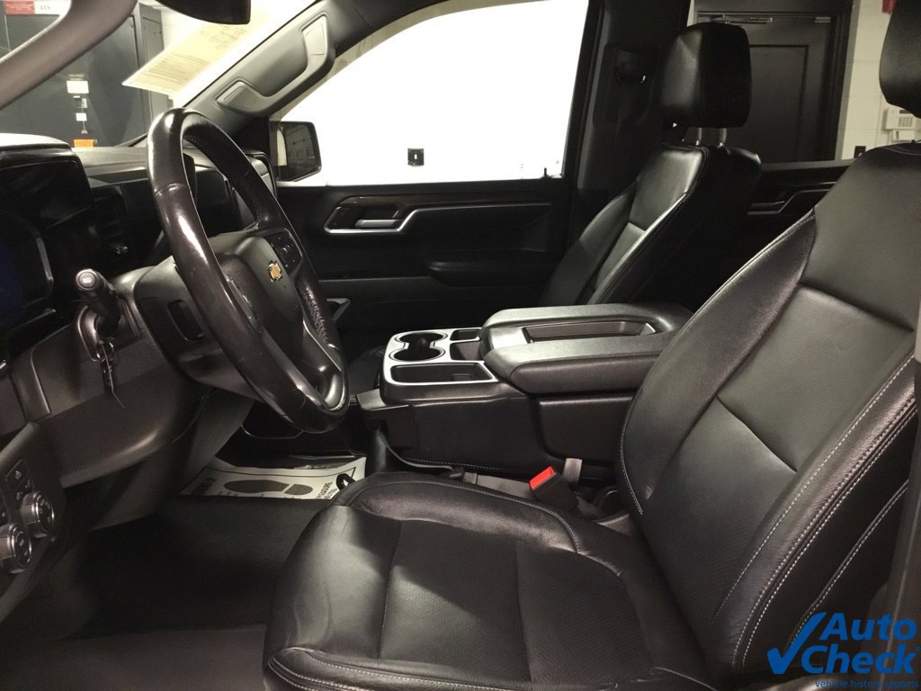 Used 2022 Chevrolet Silverado 1500 LT AWD/4WD image 30