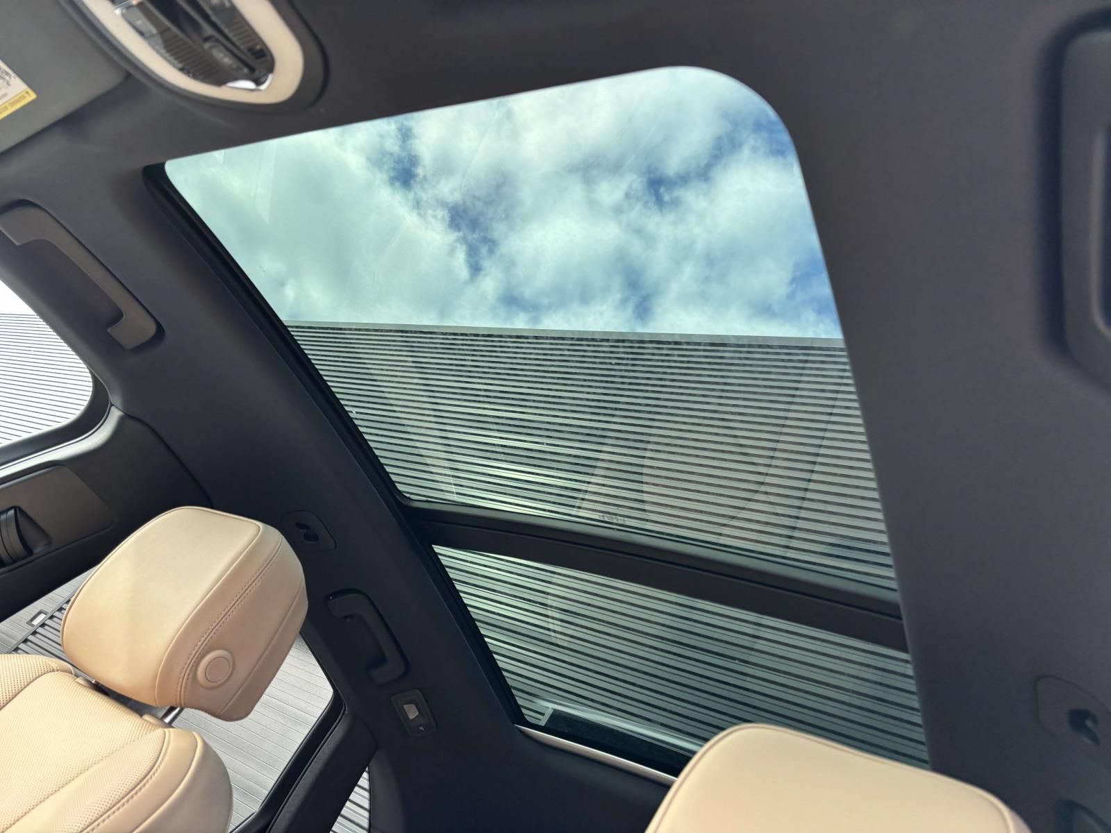 New 2026 Porsche Macan AWD/4WD image 39