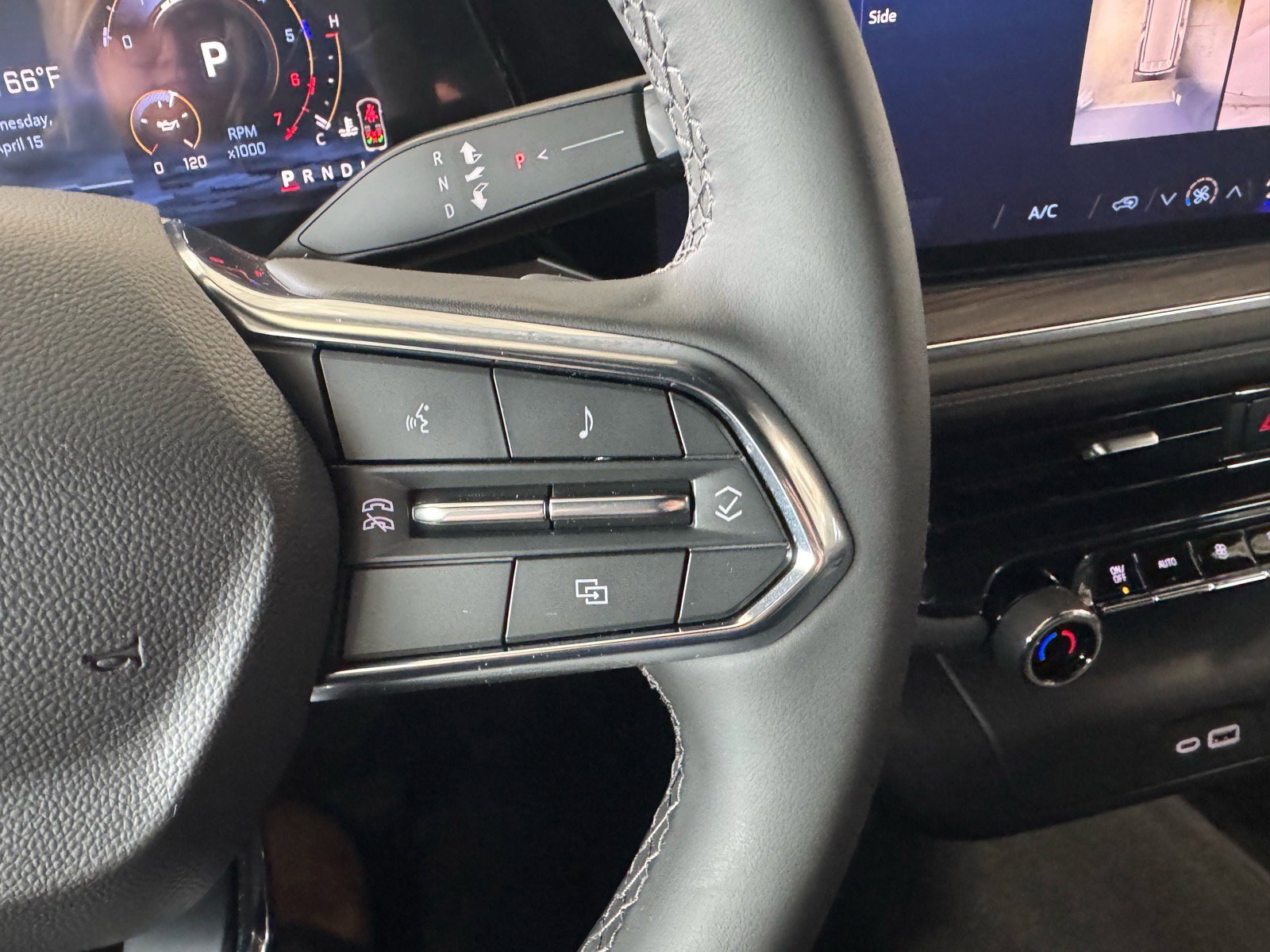 Used 2025 Chevrolet Suburban LS image 26