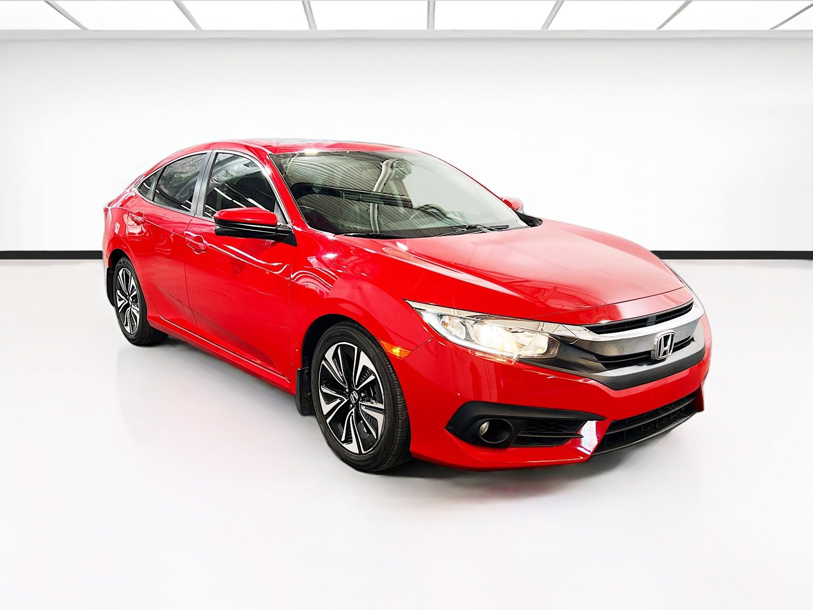 Used 2018 Honda Civic EX-L image 3