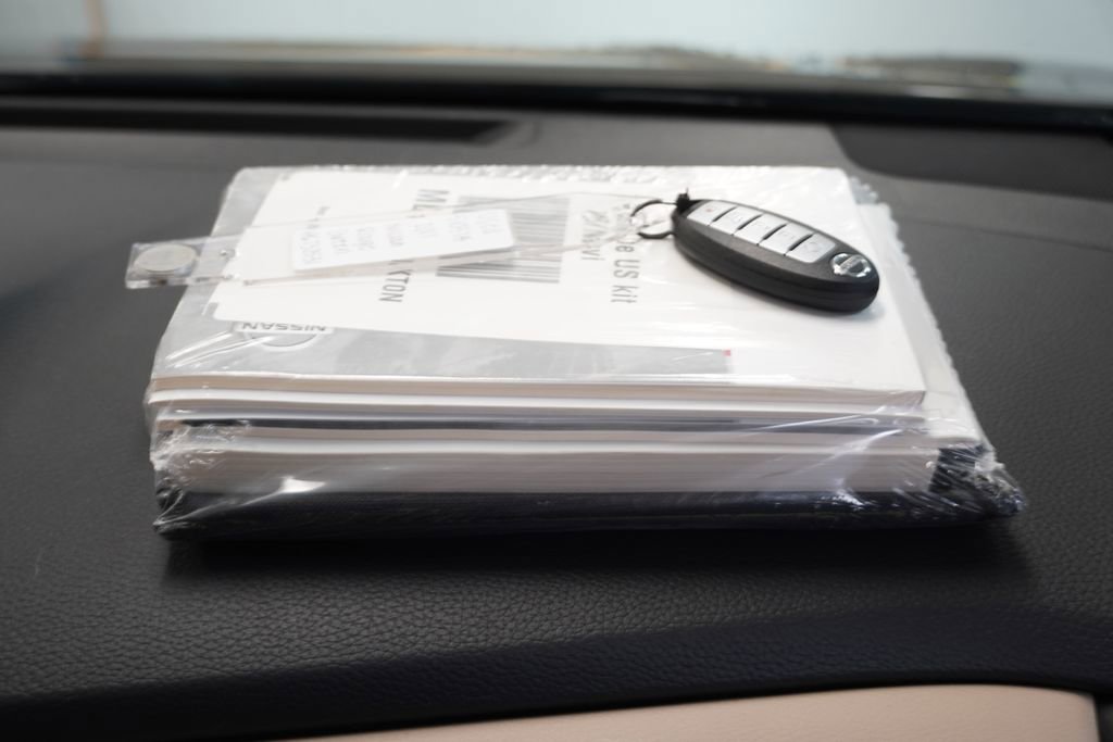 Used 2017 Nissan Rogue SV image 37