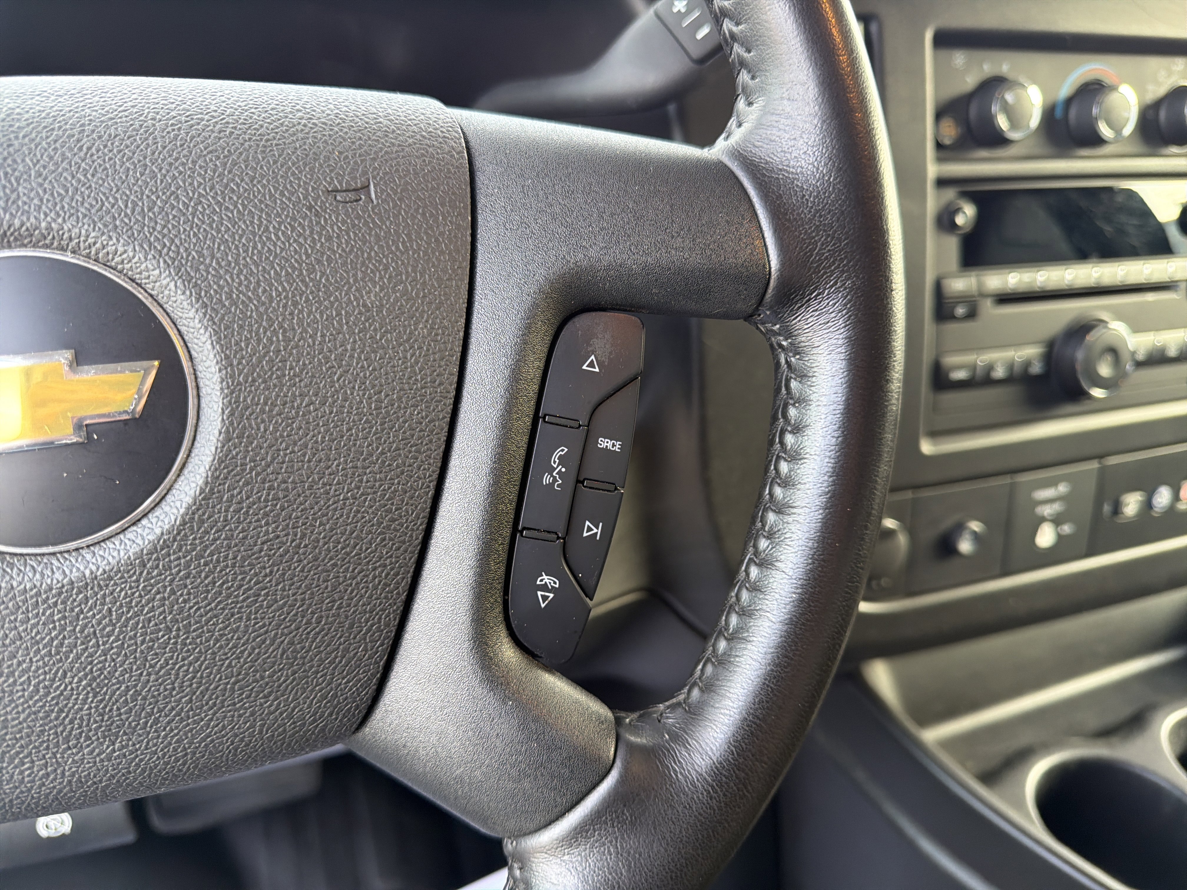 Used 2021 Chevrolet Express 2500 w/ Driver Convenience Package image 17