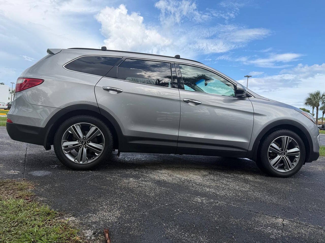 Used 2015 Hyundai Santa Fe GLS w/ Option Group 02 FWD image 4