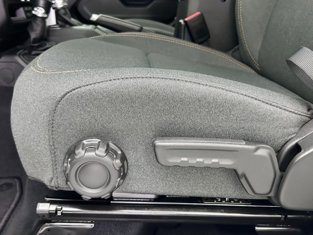 New 2025 Jeep Gladiator Sport image 14