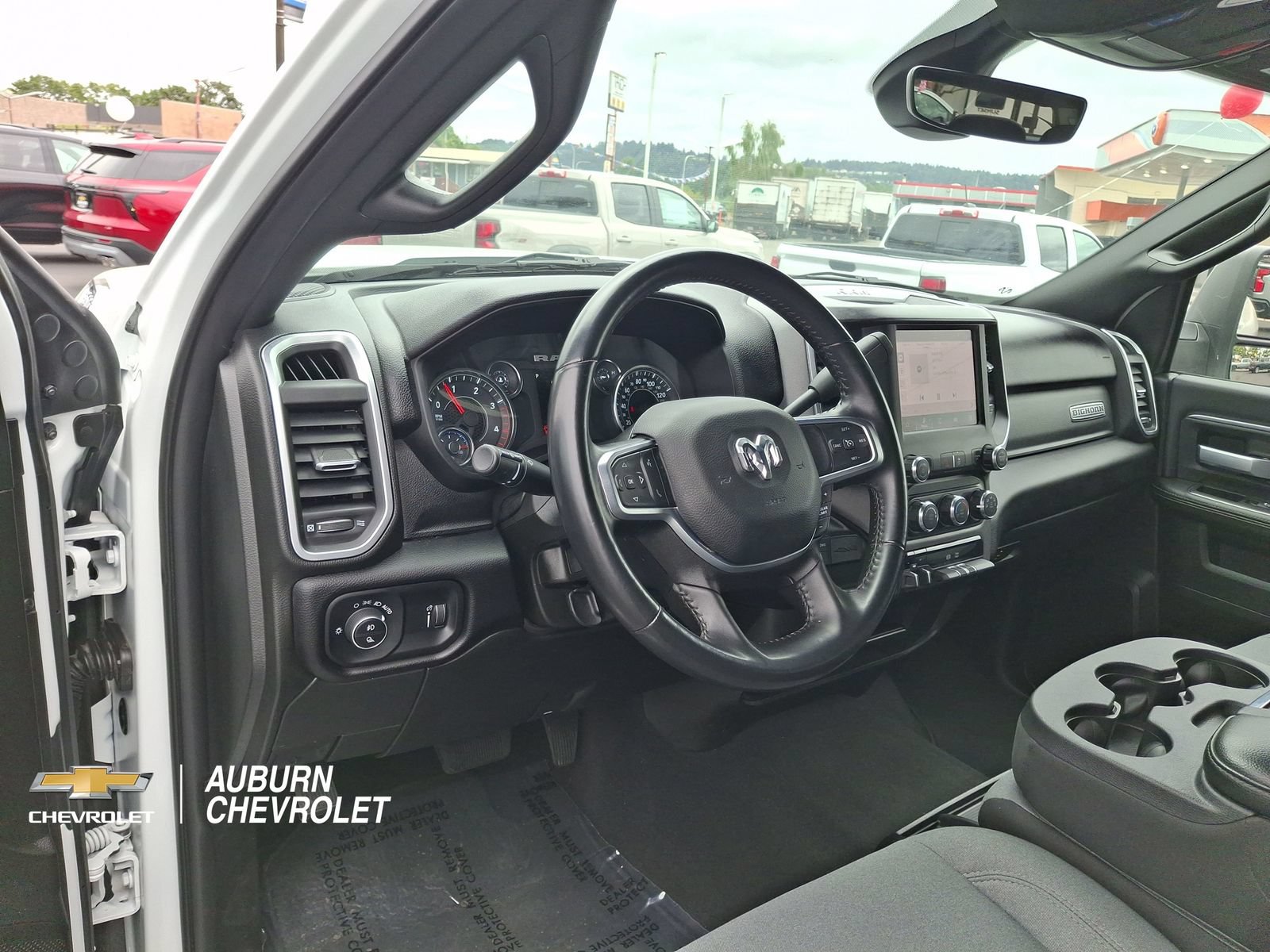 Used 2024 RAM 3500 Big Horn AWD/4WD image 16