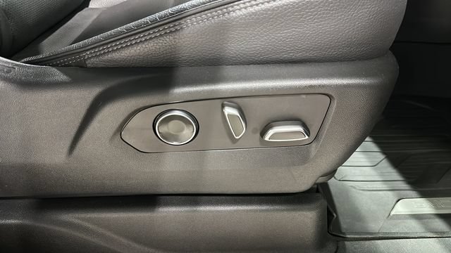 Used 2024 GMC Yukon Denali AWD/4WD image 37