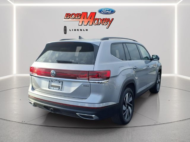 Used 2025 Volkswagen Atlas SE AWD/4WD image 4