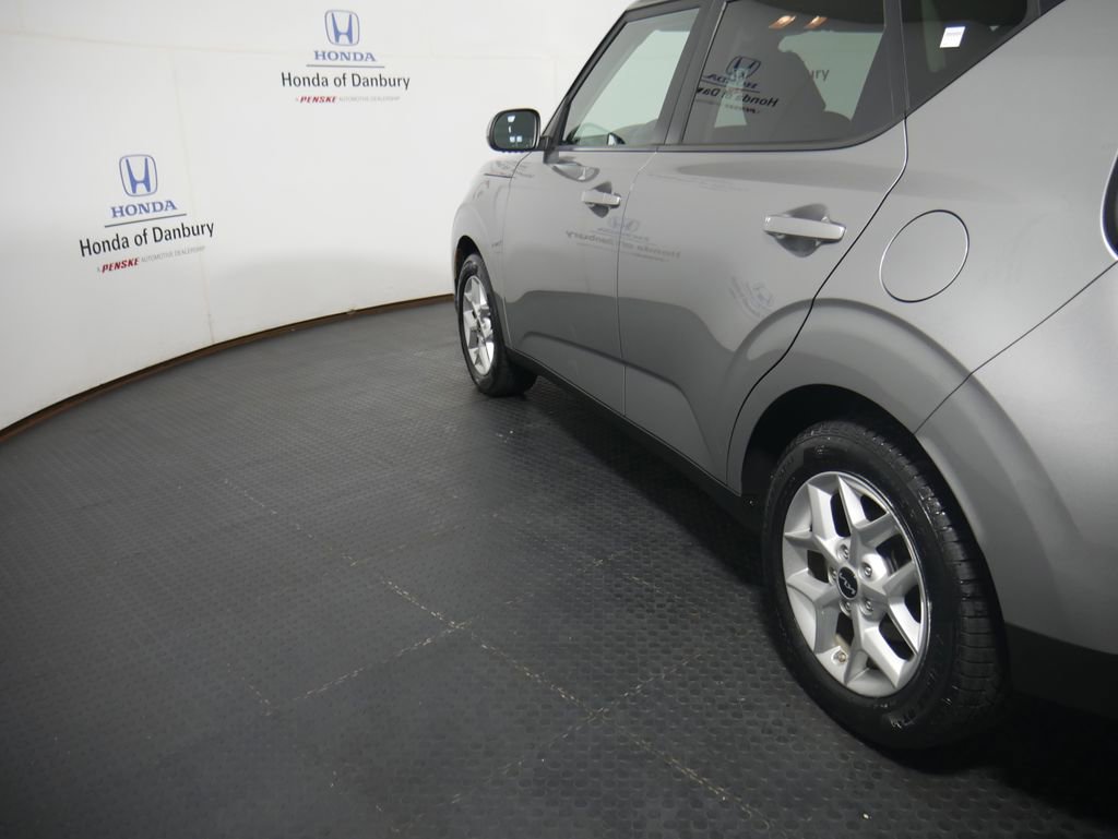 Used 2023 Kia Soul LX w/ LX Technology Package FWD image 11