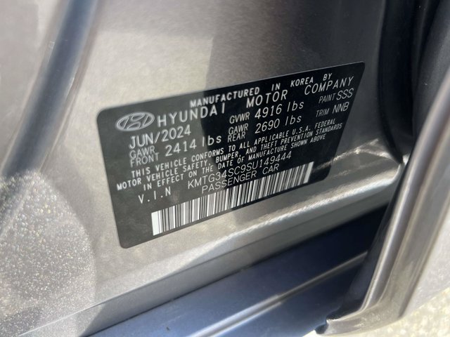 Used 2025 Genesis G70 2.5T AWD/4WD image 18