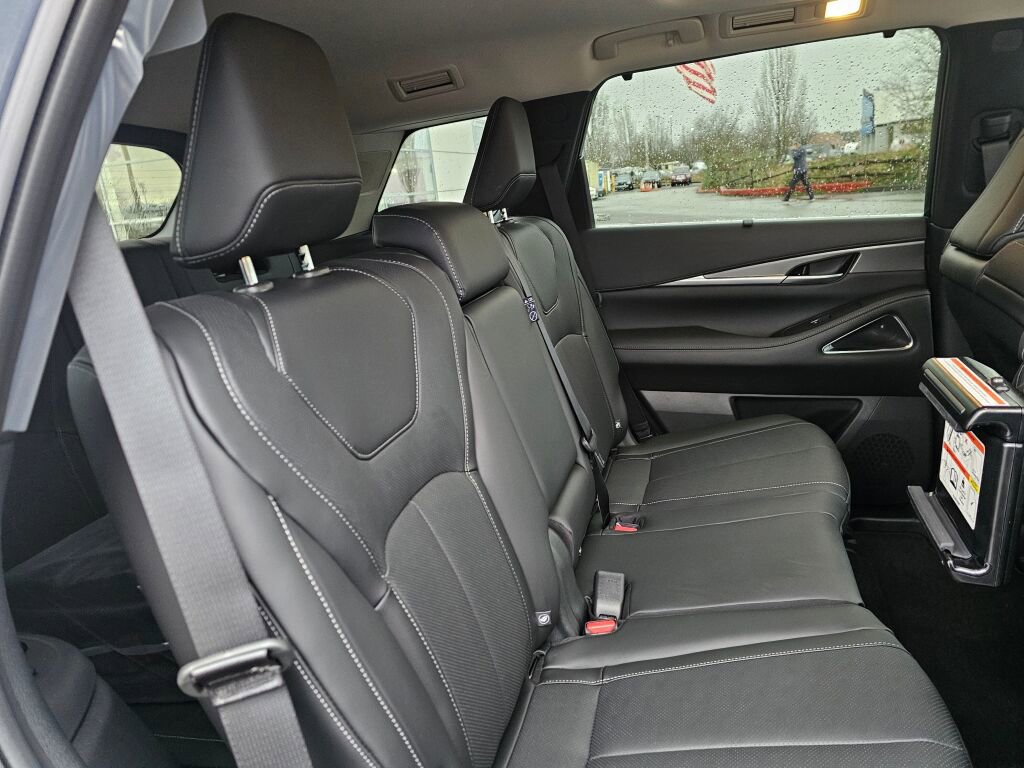 New 2026 INFINITI QX60 Luxe image 16