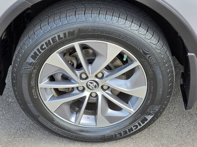 Used 2017 Toyota RAV4 XLE w/ Convenience Package AWD/4WD image 18