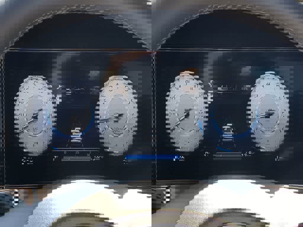 New 2026 Hyundai Elantra Limited image 35