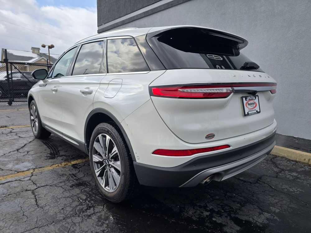 Used 2022 Lincoln Corsair Reserve w/ Equipment Group 201A image 11