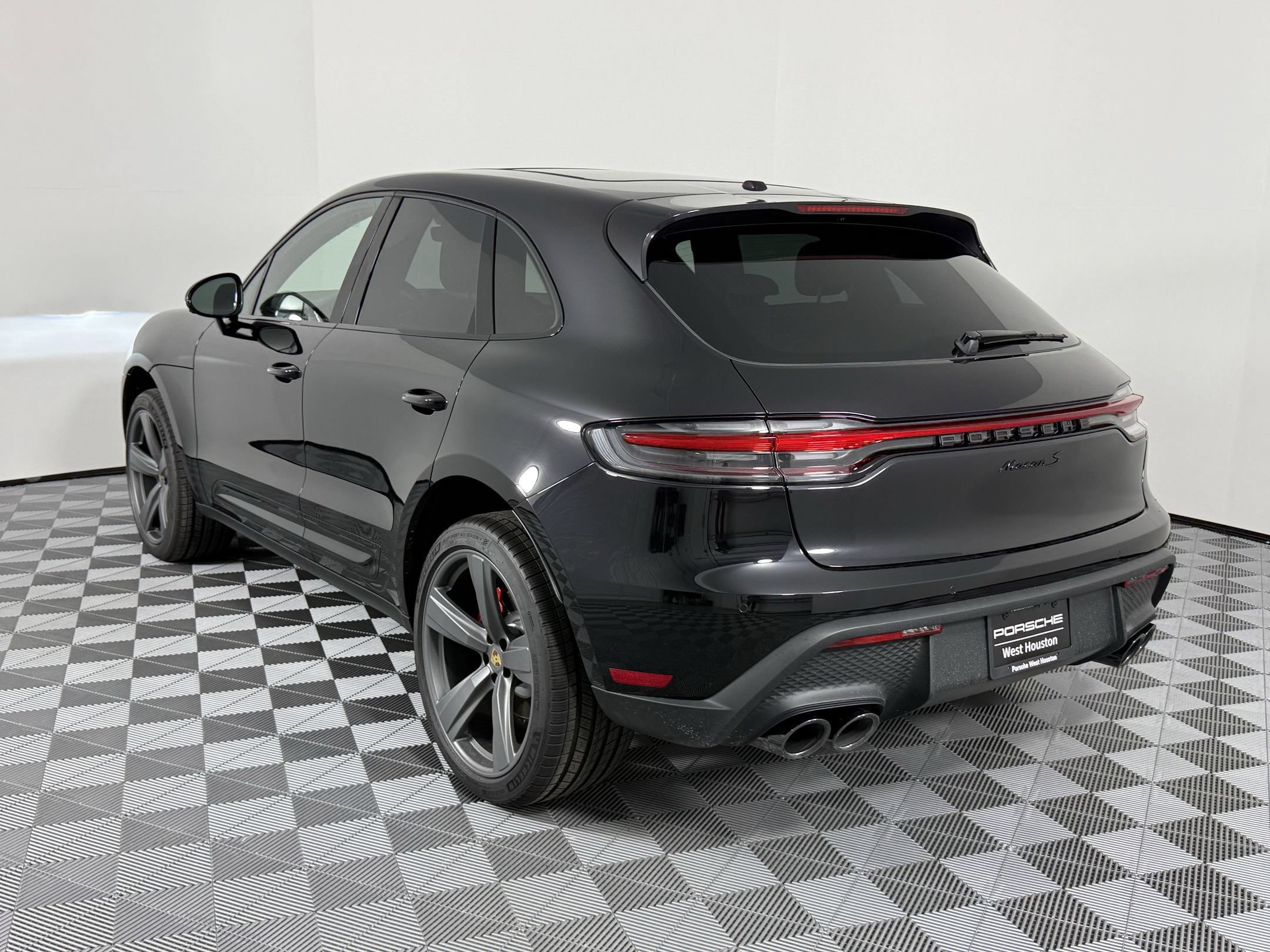 Certified 2026 Porsche Macan S AWD/4WD image 3
