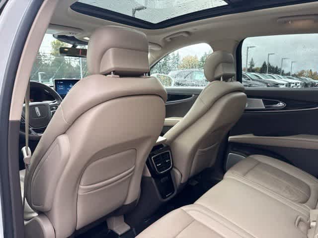Used 2021 Lincoln Nautilus Reserve w/ Equipment Group 202A AWD/4WD image 11