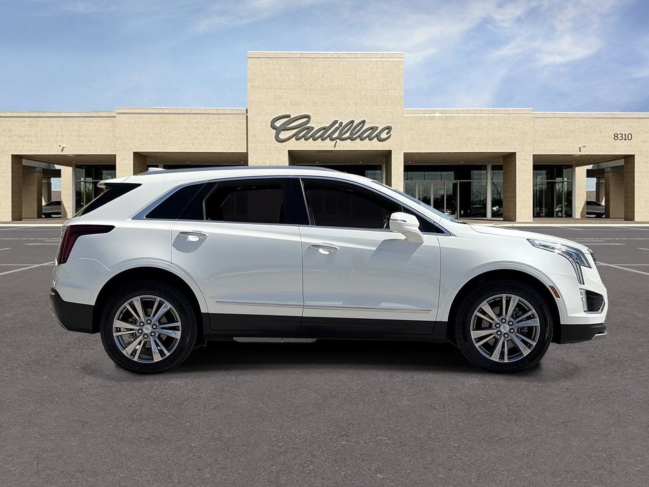 Certified 2024 Cadillac XT5 Premium Luxury FWD image 4
