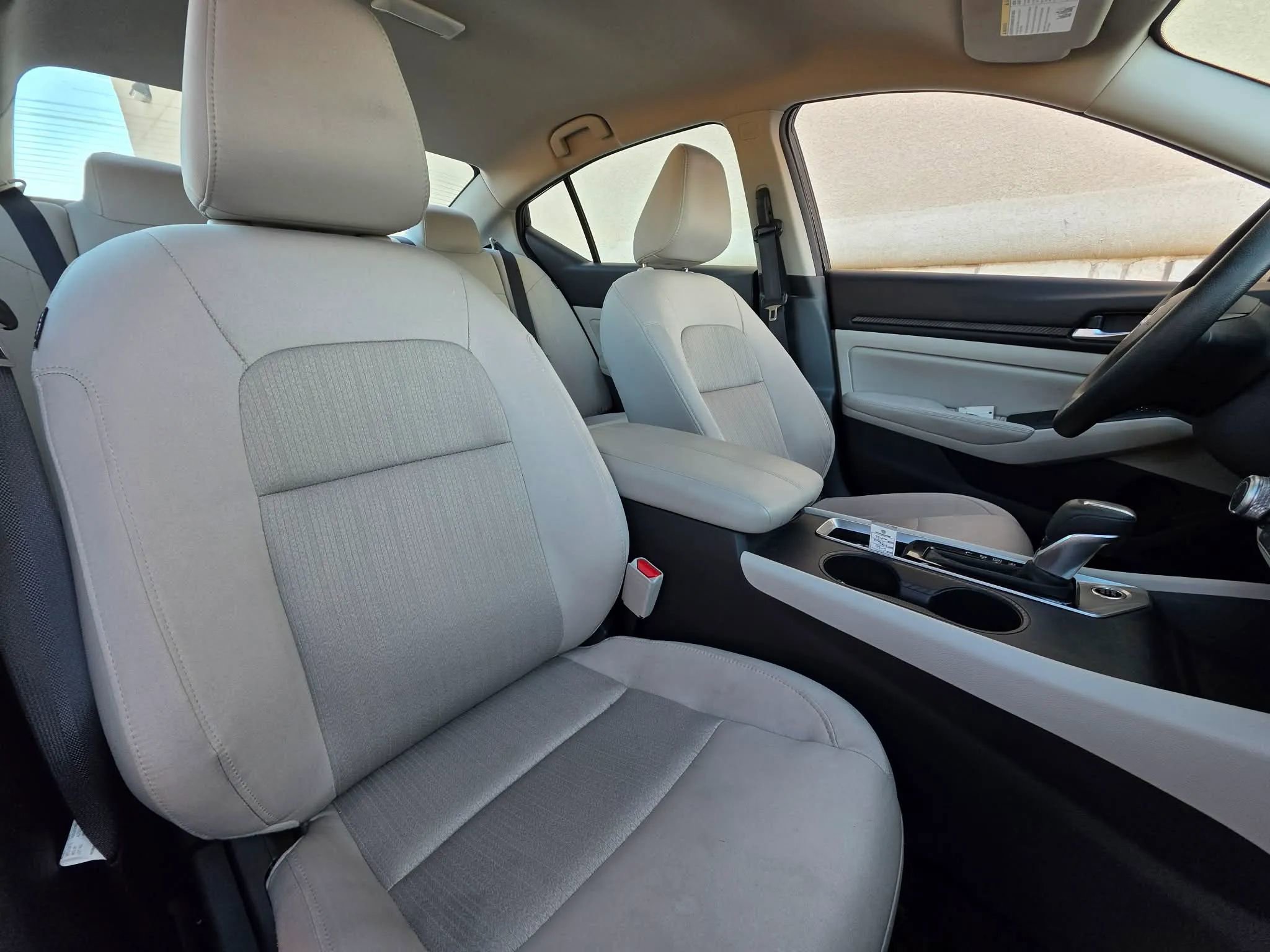 Used 2025 Nissan Altima 2.5 SV image 16