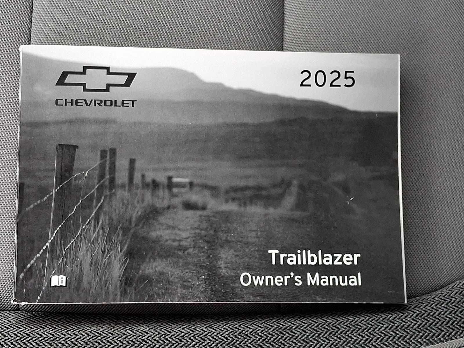 Certified 2025 Chevrolet TrailBlazer LT AWD/4WD image 26
