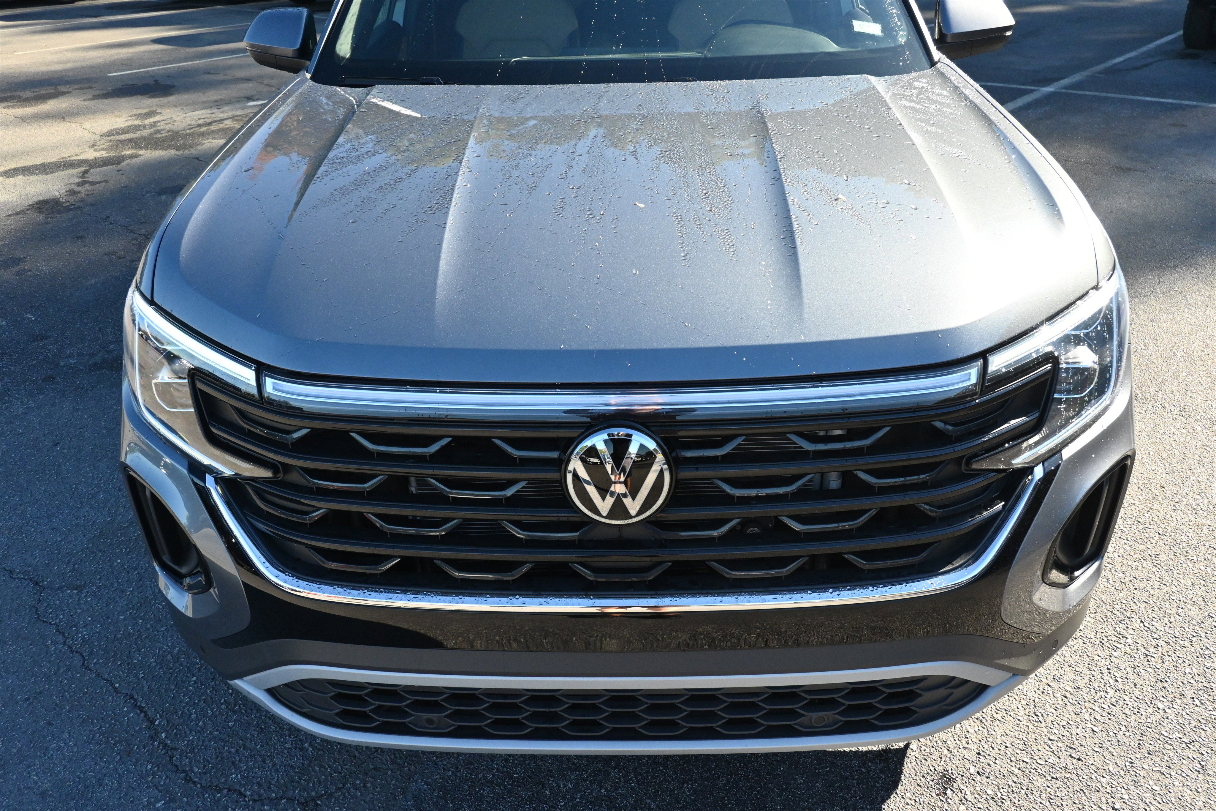 Used 2025 Volkswagen Atlas Cross Sport SE image 12