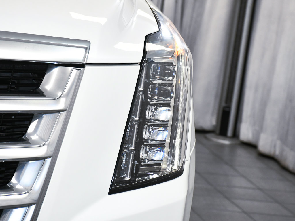 Used 2020 Cadillac Escalade Luxury AWD/4WD image 82