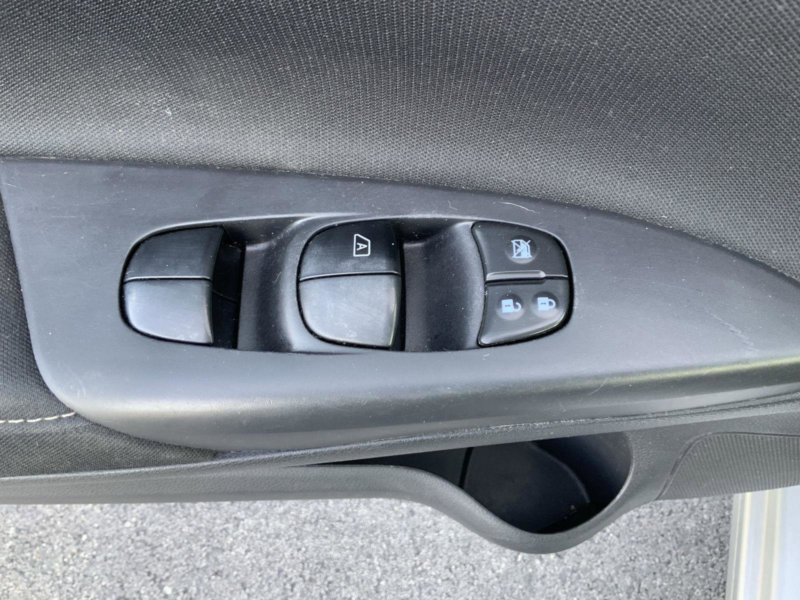 Used 2014 Nissan Sentra SV image 19