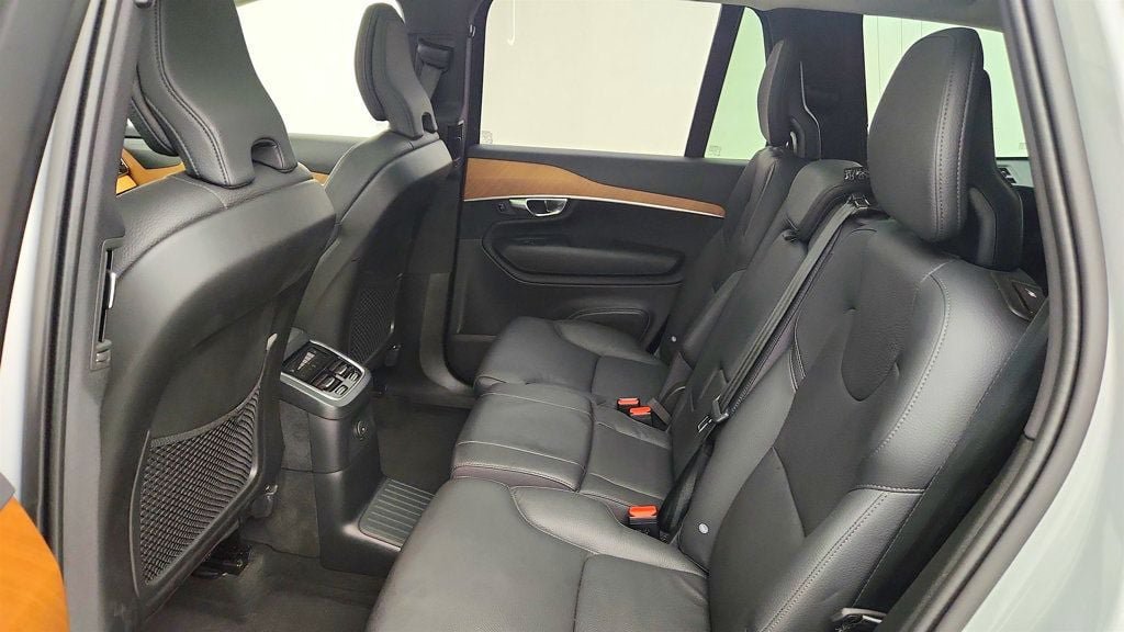 Used 2025 Volvo XC90 T8 Plus AWD/4WD image 21