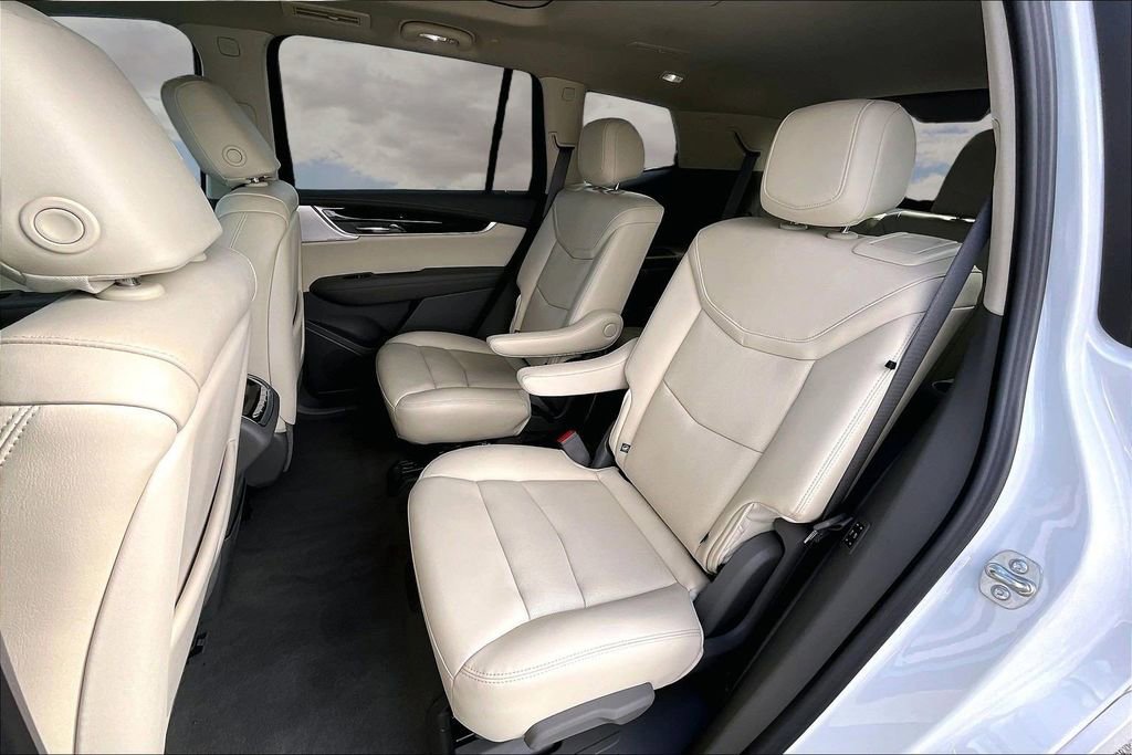 Certified 2024 Cadillac XT6 Premium Luxury FWD image 22