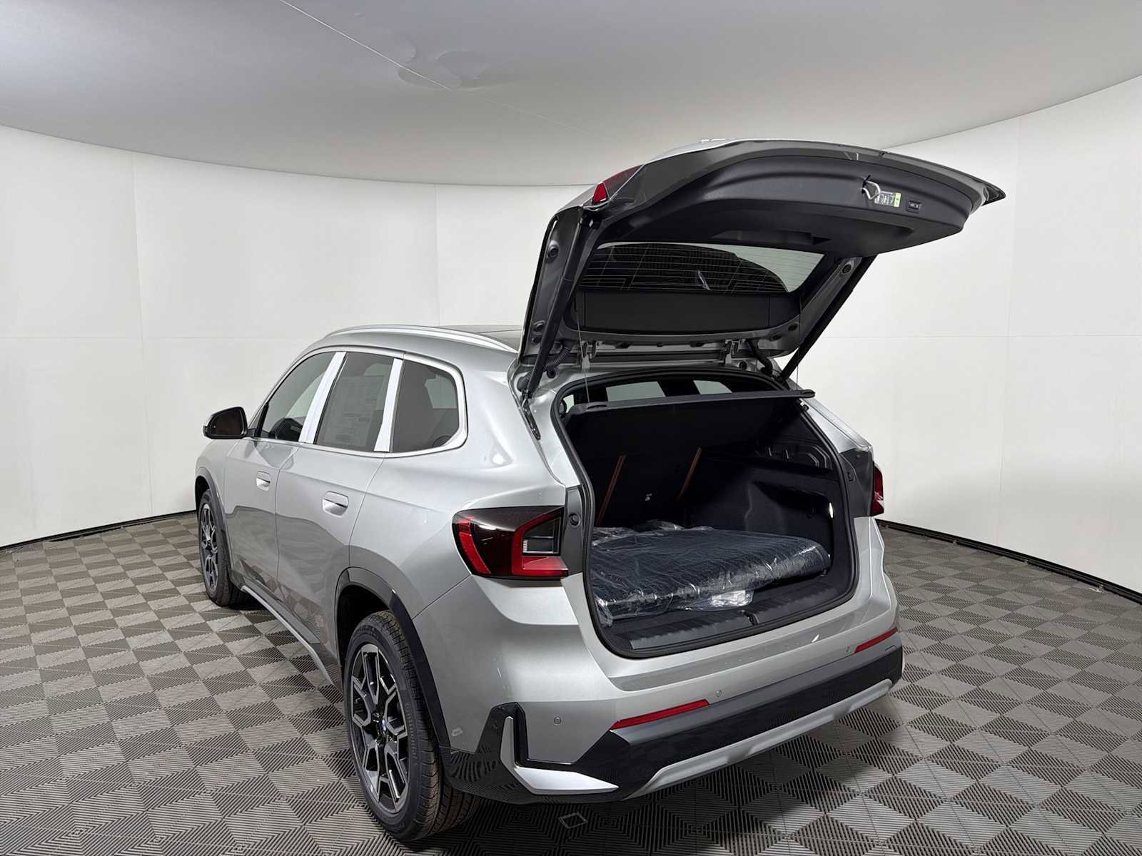 New 2026 BMW X1 xDrive28i w/ Technology Package AWD/4WD image 20