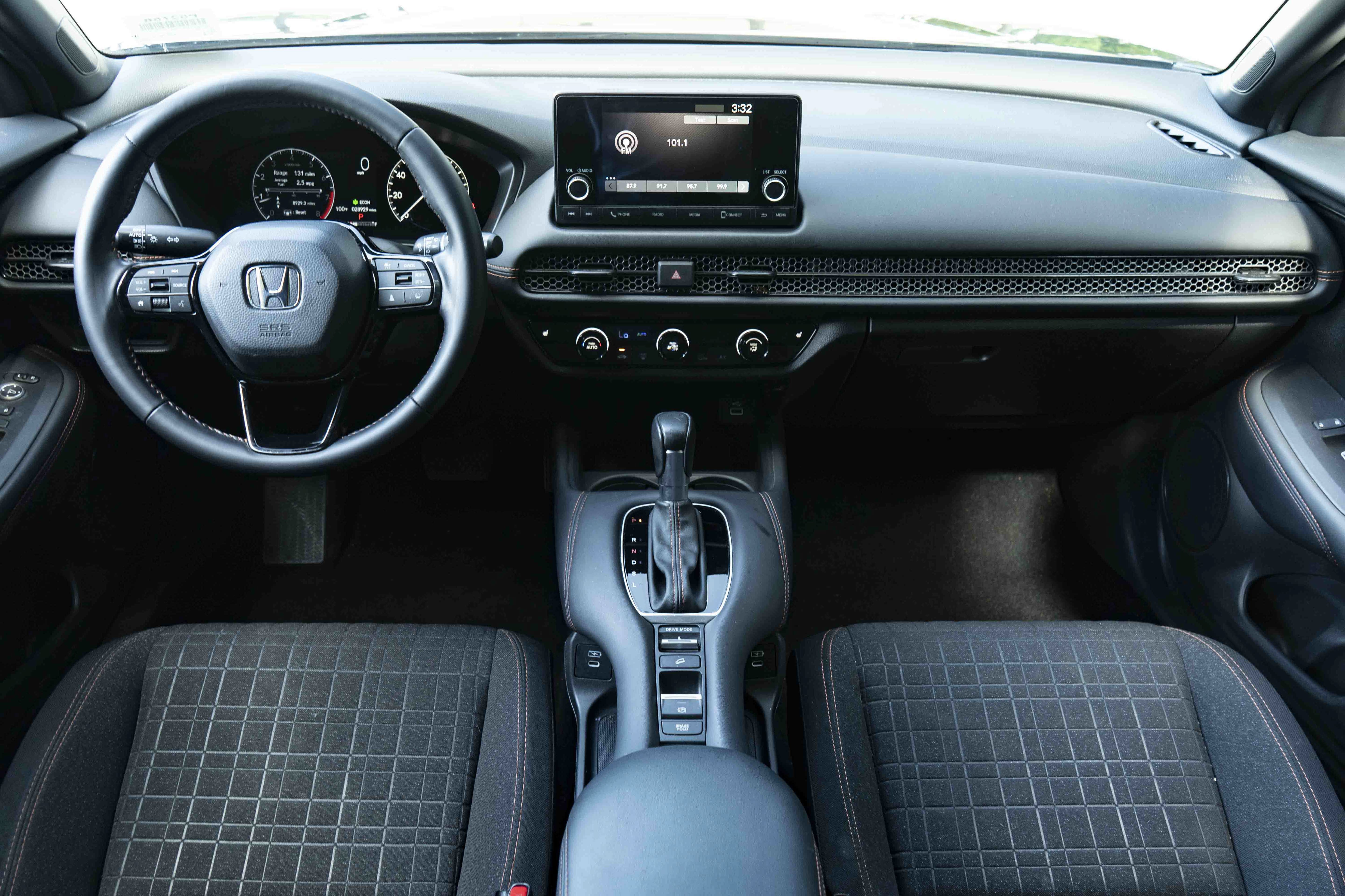 Certified 2025 Honda HR-V Sport image 25