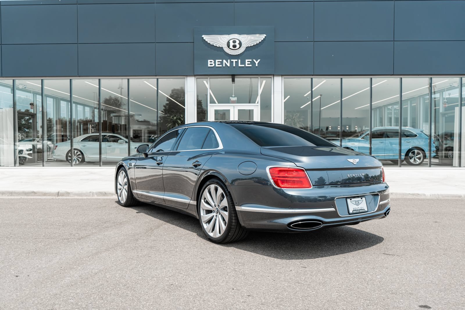 Certified 2026 Bentley Flying Spur Plug-In Hybrid AWD/4WD image 8