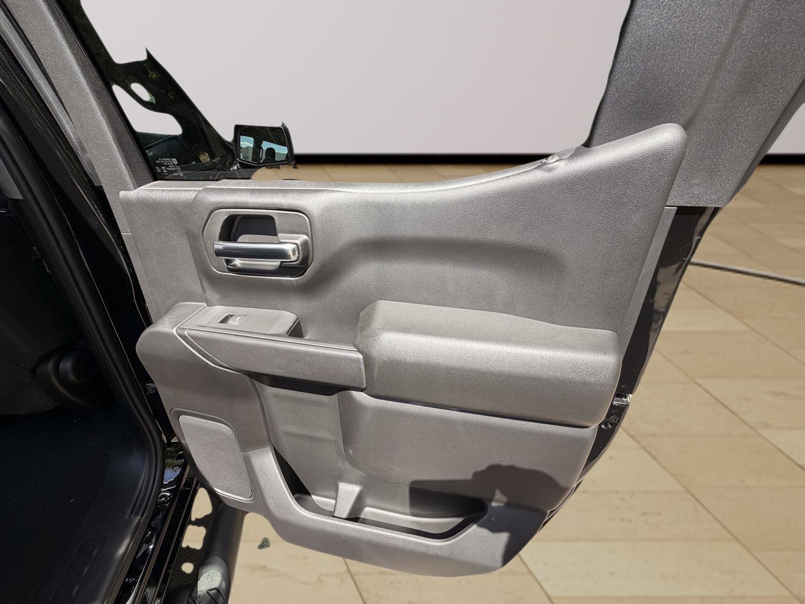 New 2026 Chevrolet Silverado 1500 Custom w/ LPO, Dark Essentials Package AWD/4WD image 22