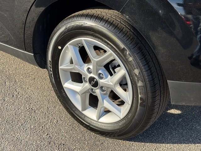 Certified 2025 Kia Soul LX image 7