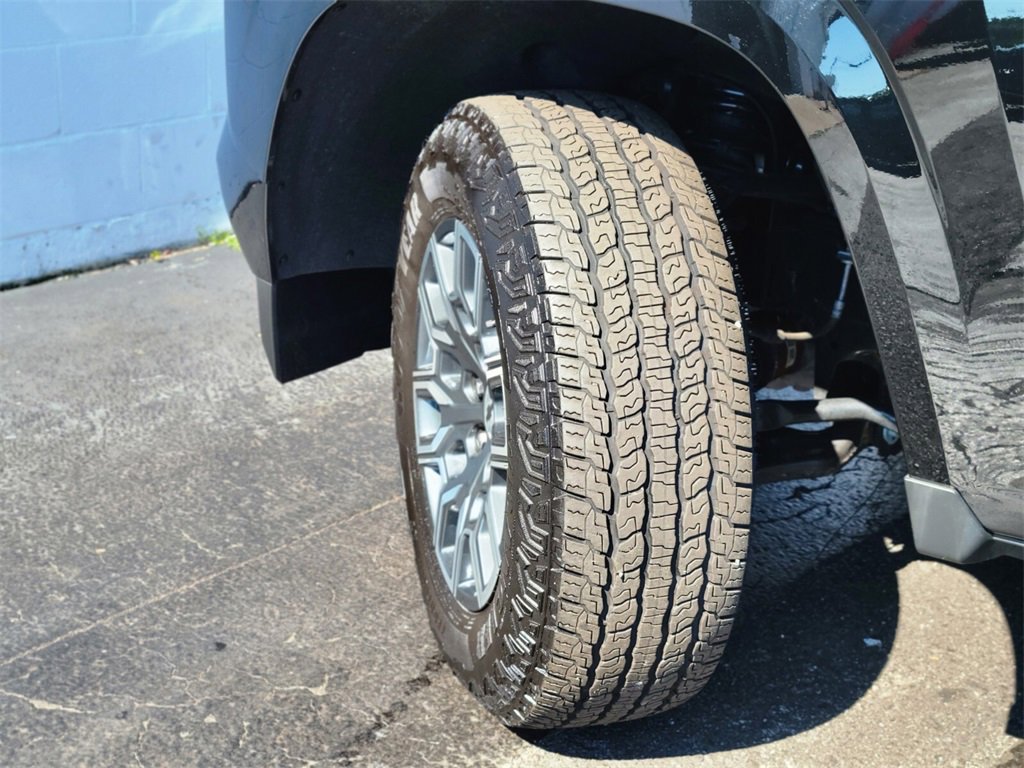 Used 2024 Chevrolet Colorado Z71 w/ Z71 Convenience Package 2 image 27