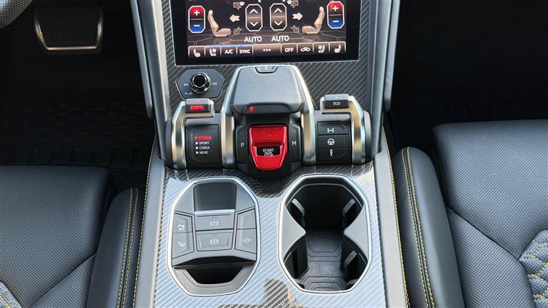 Used 2021 Lamborghini Urus AWD/4WD image 45