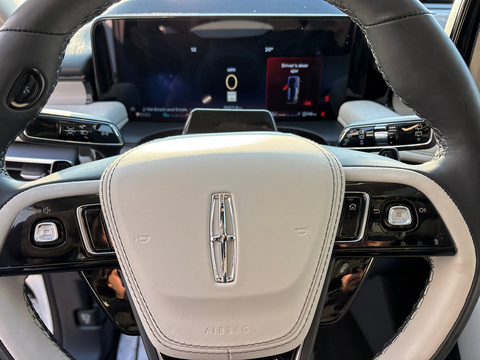 New 2026 Lincoln Aviator Reserve image 16