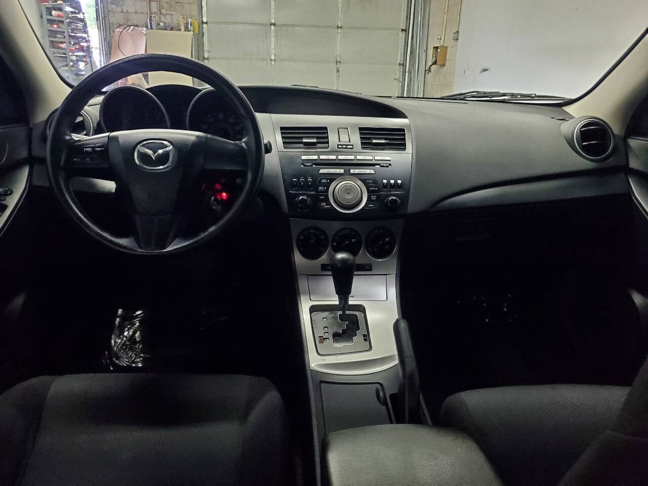 Used 2010 MAZDA MAZDA3 i Sport FWD image 11