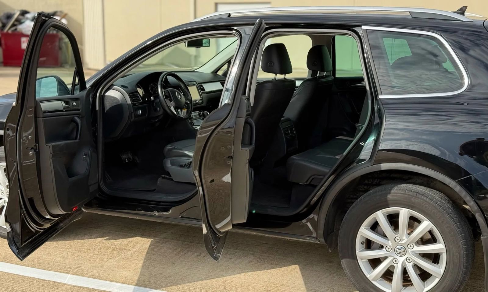 Used 2012 Volkswagen Touareg VR6 image 12