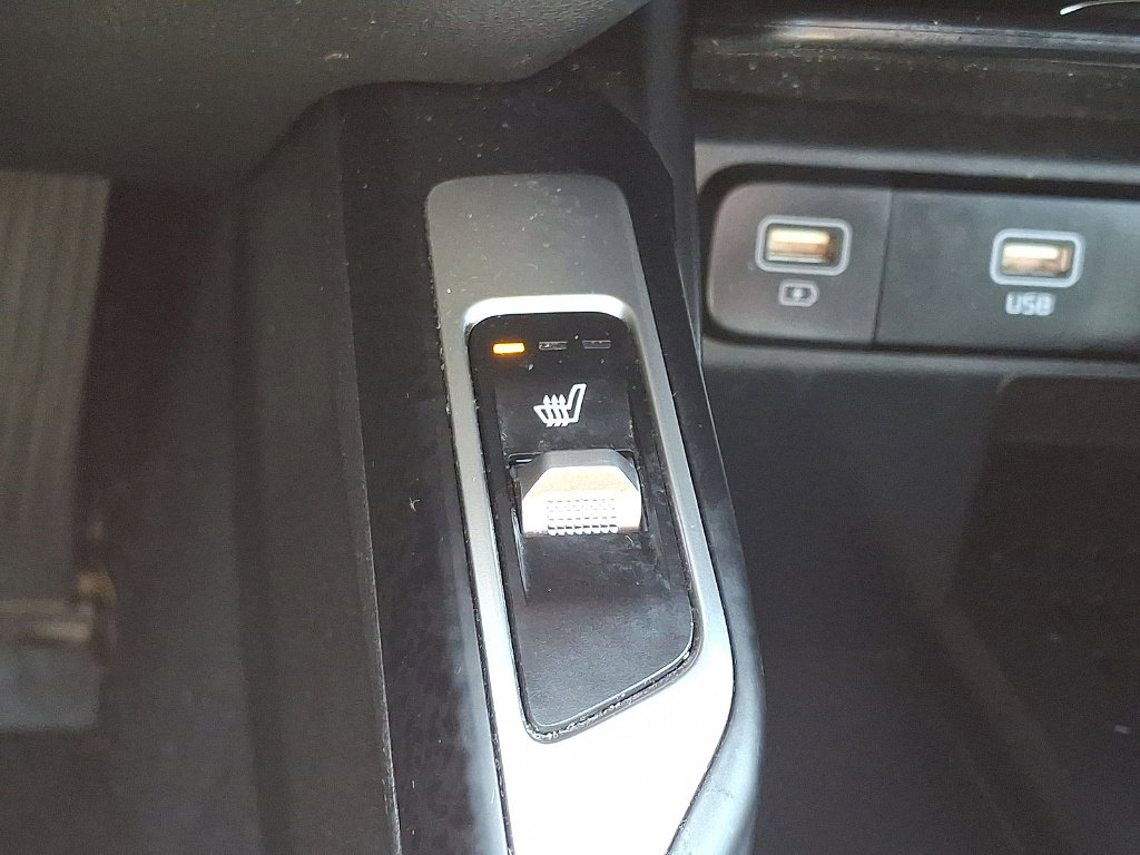 Used 2023 Kia Sorento S w/ Panoramic Sunroof Package AWD/4WD image 19